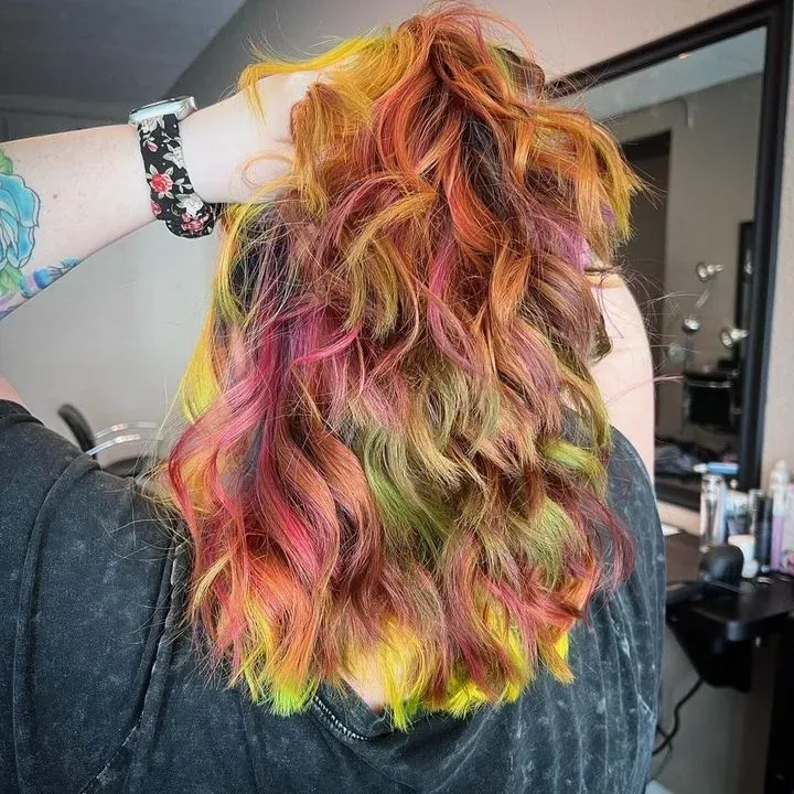 https://cdn.salonspotlight.com/photos/GrjuiYLYArFoVWvRJiIV/dc7f136c-02f1-4a97-bd3c-4401b8ed95ab_720x720