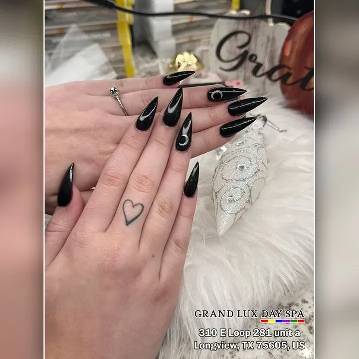 https://cdn.salonspotlight.com/photos/Gso3mRmAPYqlAJmW3nKZ/64a3c29d-d235-40e2-825b-c0c3202661ac_720x720