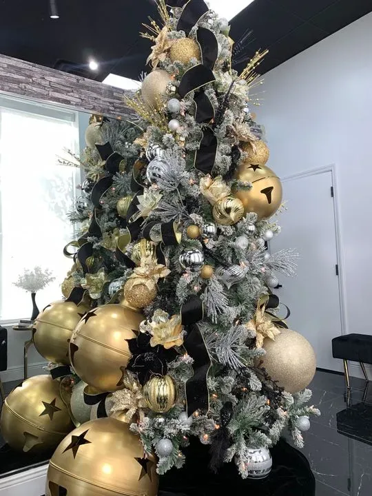 https://cdn.salonspotlight.com/photos/Gt526CMvl2w3QGr5nYUS/e232c910-bc0d-4dd4-95f9-03cfed46e4e3_720x720