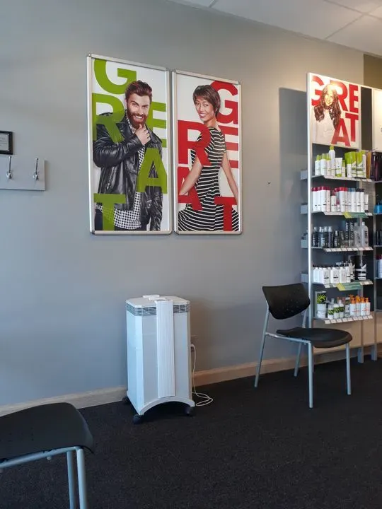 https://cdn.salonspotlight.com/photos/Gvd4VtUvJ2AQbwNCGXDl/7932f9ac-c15d-4757-a0b1-7e714f14d50b_720x720