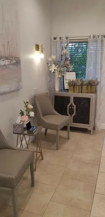 https://cdn.salonspotlight.com/photos/Gx14BgNluXyY9kZSQWzM/9782d635-a76e-45e2-8a4c-517407d9fd1c_720x720
