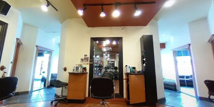 https://cdn.salonspotlight.com/photos/GxZl0eNmTNoFf2XRrOx9/7fca9b9a-8b48-4bab-bb92-28604b1b1d9c_720x720