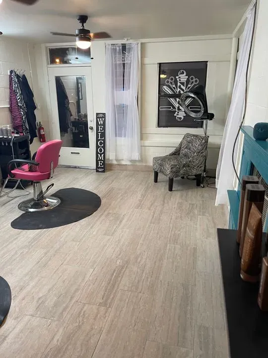 https://cdn.salonspotlight.com/photos/GyQ4yCDAXE8MNtxdQnRV/ca91f353-0b0c-4f42-8828-917e121c7ce8_720x720
