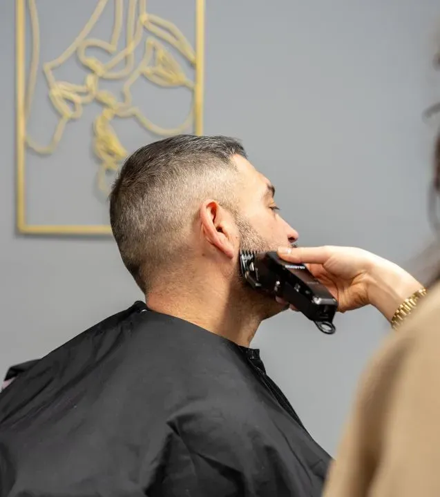 https://cdn.salonspotlight.com/photos/GzOmhNBhVr15mWQJ1uE8/c364ec61-5697-40d5-baee-94d32c10fe50_720x720