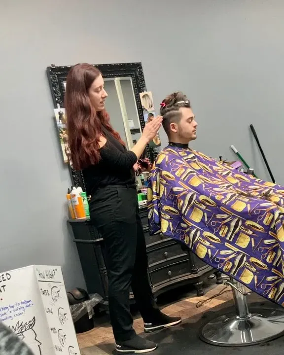 https://cdn.salonspotlight.com/photos/GzOmhNBhVr15mWQJ1uE8/c6fead55-adfa-4229-9333-ac2b876ac04c_720x720