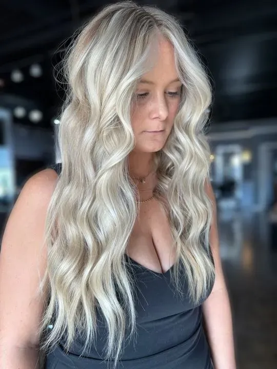 https://cdn.salonspotlight.com/photos/GzTCE21o1wxpBFqk7HE0/0dd9dba9-b941-4370-974b-d44380423f76_720x720