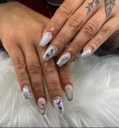 https://cdn.salonspotlight.com/photos/H0whtvCpizvwamAUyiCm/a820a2a9-0785-41c8-8e8e-d0565a3c19e4_720x720