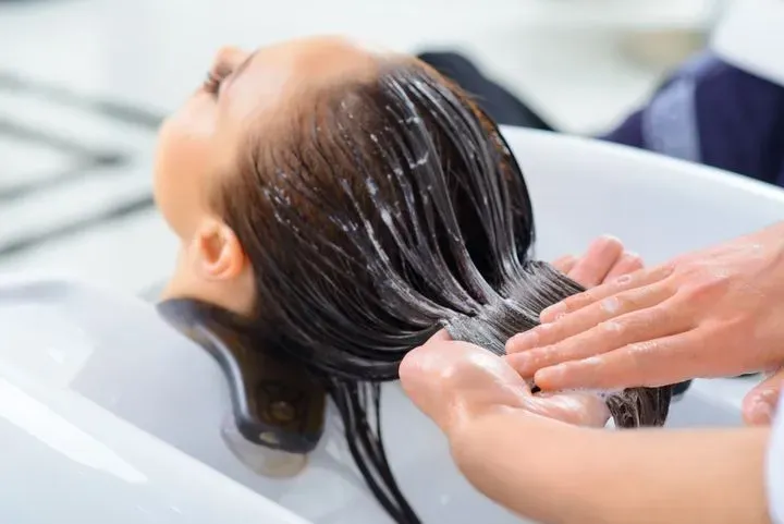 https://cdn.salonspotlight.com/photos/H58RNclT07gDG8fP66um/e6feb581-6f0e-47c8-be83-08cba0d316e6_720x720