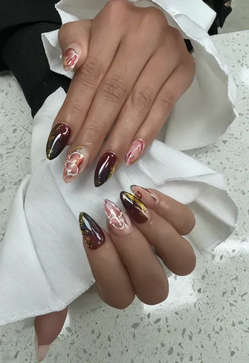 https://cdn.salonspotlight.com/photos/H62AlZYw6G83bKAFHz1P/9dcacdb0-5956-47ef-aaa9-d4d0e9b7a41c_720x720