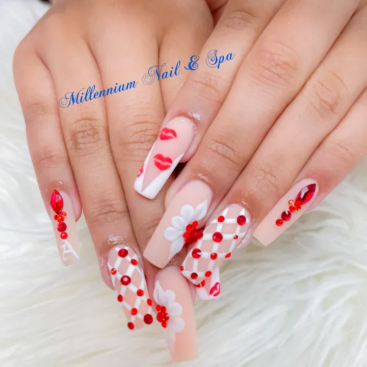 https://cdn.salonspotlight.com/photos/H62AlZYw6G83bKAFHz1P/aac864a0-d67d-48aa-9dc4-aa558db3b11e_720x720