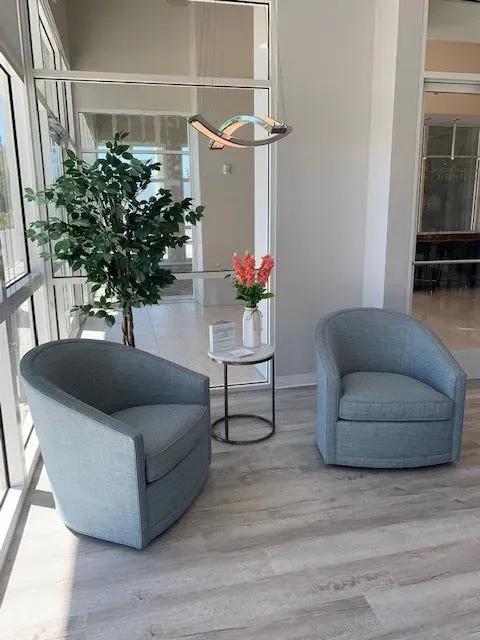 https://cdn.salonspotlight.com/photos/H64oODzb08zuU0fKIC4x/bca22570-1ab8-4497-a710-e2c3db95735c_720x720