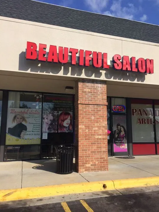 https://cdn.salonspotlight.com/photos/H6LvigRFkDuynlQvEYFL/9e5c89ba-f73f-4561-918f-569c25b70769_720x720