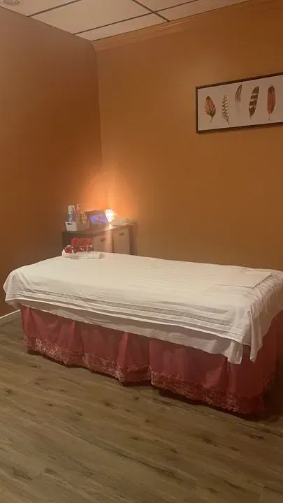 https://cdn.salonspotlight.com/photos/HCU1PZvn2jjdbDYZHWsa/0a4775cb-dcc7-4f8c-8772-947668497195_720x720