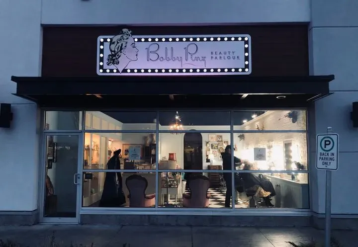 https://cdn.salonspotlight.com/photos/HFJxbu01jExi55ZICofb/4fa3ad7f-dfa8-437f-9f1e-adc115d7cff2_720x720