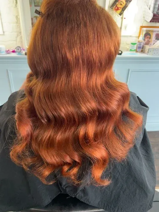 https://cdn.salonspotlight.com/photos/HFJxbu01jExi55ZICofb/db7712d9-851f-42c9-b964-75d4184c5fc1_720x720