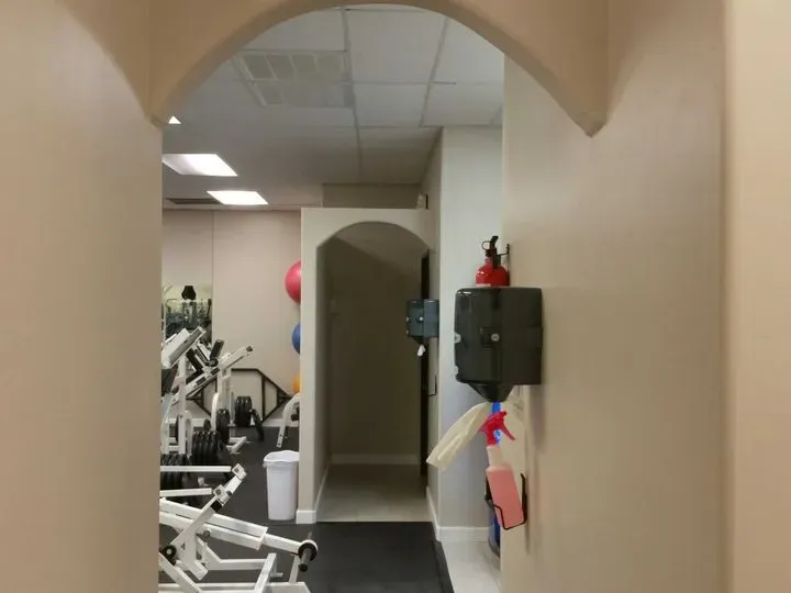 https://cdn.salonspotlight.com/photos/HFTsU1NhnwLMdcavckfp/49280b83-c9b9-4bc2-a182-0393a78736e5_720x720
