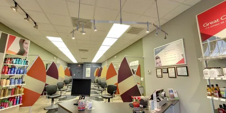 https://cdn.salonspotlight.com/photos/HGDdHM8mR2rYktS1hW8P/2ad83fbe-9cf3-47db-9ced-ca6f78f25d20_720x720