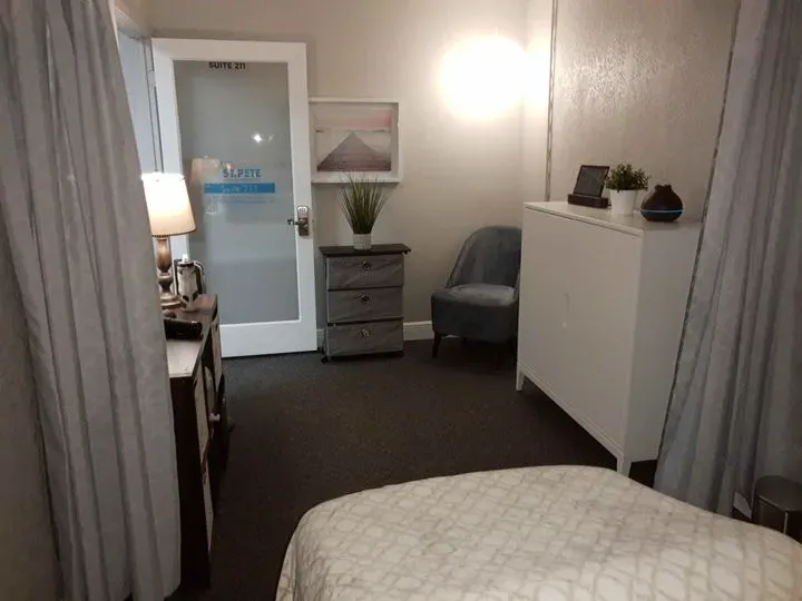 https://cdn.salonspotlight.com/photos/HGtq9k7ideX2LqfWSUN6/1ab89869-87ca-4734-b7b6-669f936ddbde_720x720