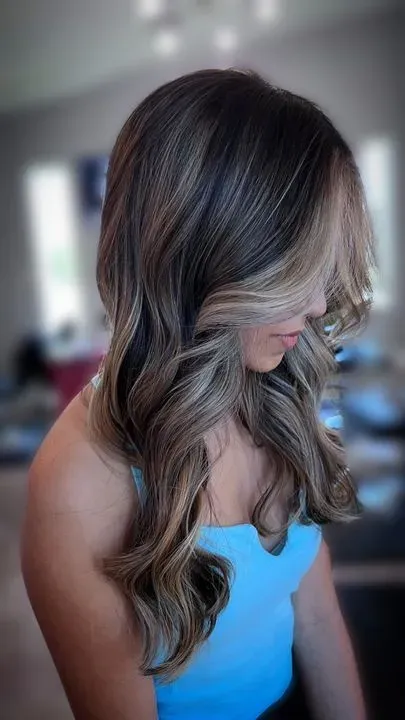 https://cdn.salonspotlight.com/photos/HKMH98f7FjzWdCvTGeEw/46c7756d-036c-4a95-8ec3-181efcc651d3_720x720