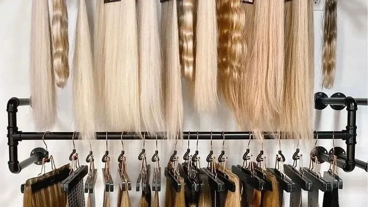 https://cdn.salonspotlight.com/photos/HKMH98f7FjzWdCvTGeEw/66f5659c-630b-4080-86c2-b02f7e0f7ea6_720x720