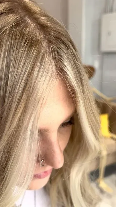 https://cdn.salonspotlight.com/photos/HKMH98f7FjzWdCvTGeEw/90744236-88e7-4dde-ab45-78df28b96232_720x720