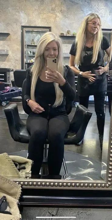 https://cdn.salonspotlight.com/photos/HN0fl9NDGgIWrgRrBZ3M/8afbaf6e-08d0-4953-937c-fa66d6eb62e2_720x720