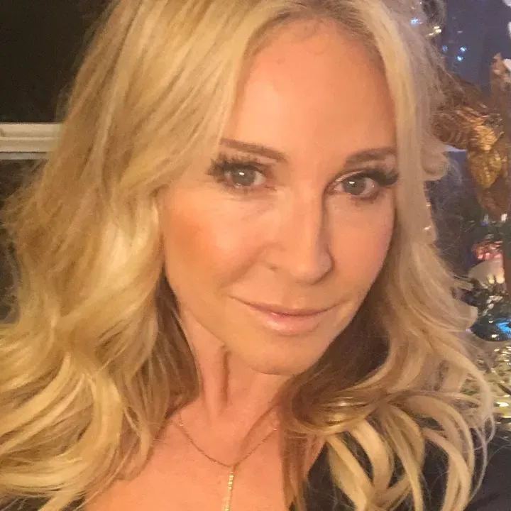 https://cdn.salonspotlight.com/photos/HN0fl9NDGgIWrgRrBZ3M/c8db9b24-9183-4e16-abe8-195d824b0f13_720x720