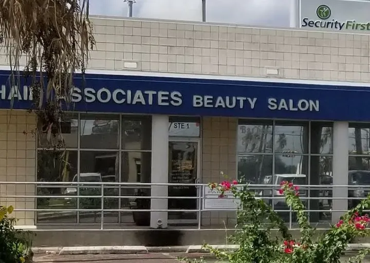 https://cdn.salonspotlight.com/photos/HPRkf9muLD8lHxSIBOCX/34068c80-455d-4ea9-99ba-4958ad1c3f1b_720x720