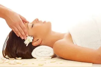 https://cdn.salonspotlight.com/photos/HPso8sX29qaC0NDgv1wg/5d4197dd-5960-475c-8fc3-8f36b91e7c13_720x720