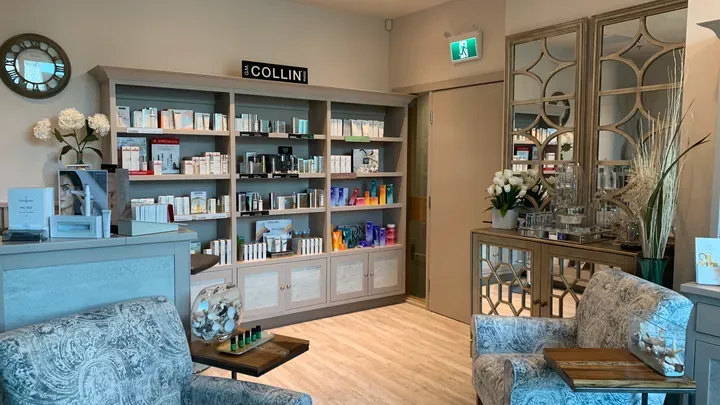 https://cdn.salonspotlight.com/photos/HPso8sX29qaC0NDgv1wg/66e827e4-9a01-4d00-b5fa-0bfb2e3d111a_720x720