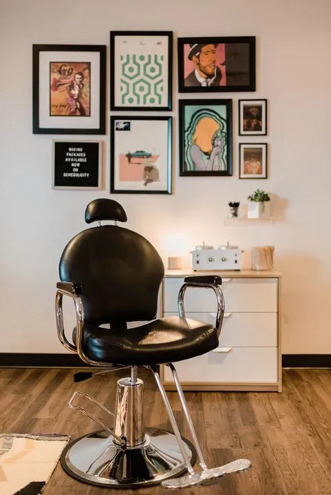 https://cdn.salonspotlight.com/photos/HQmkFVtBUtW40bf5MtDn/34bebf31-7474-472b-a5a0-4d3ead0175c4_720x720