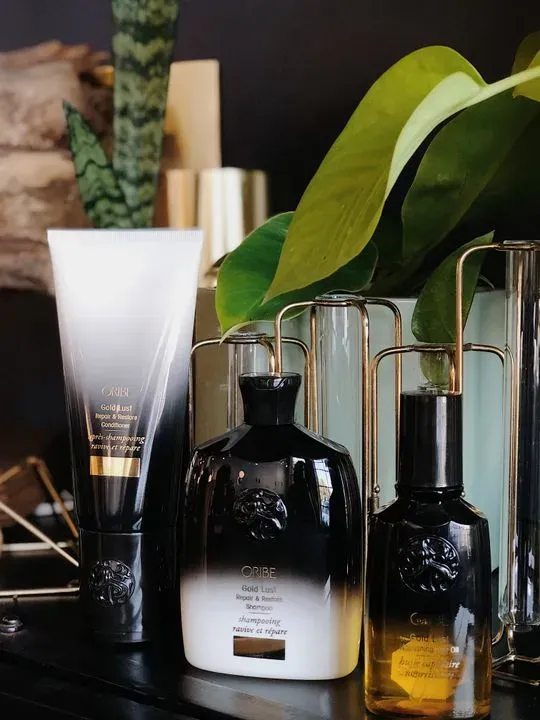 https://cdn.salonspotlight.com/photos/HRbhWKdOfsZstNIQKy9o/f726b0c1-19a9-4e97-a4c0-a0d2de889b55_720x720