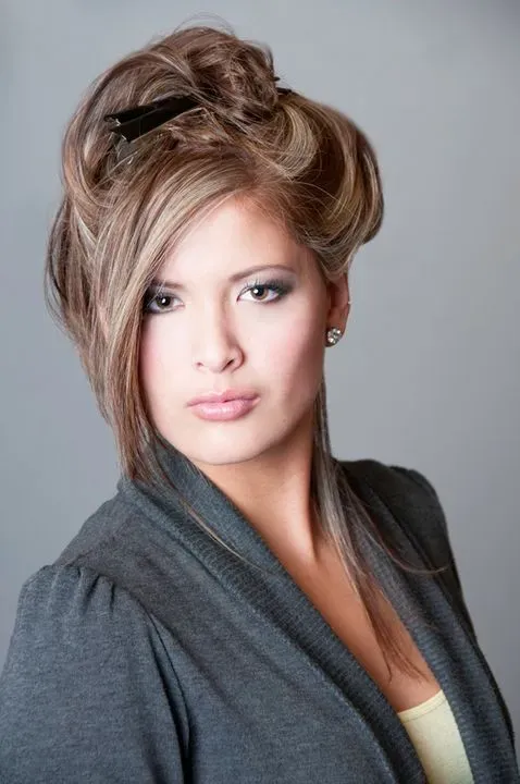 https://cdn.salonspotlight.com/photos/HWRbyu2uKk12VzYQpfOk/380818df-ac46-4e1d-bb1a-51aa6e224793_720x720