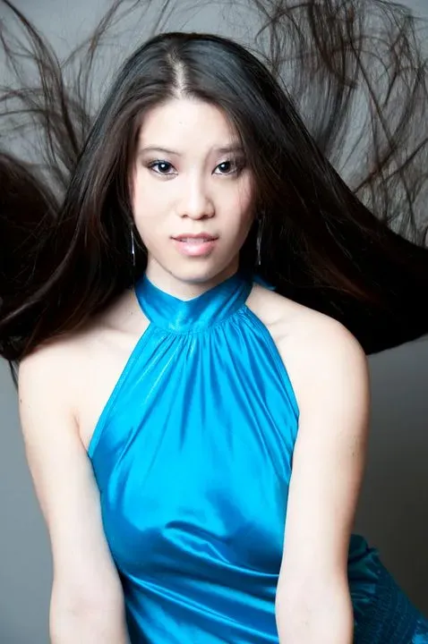https://cdn.salonspotlight.com/photos/HWRbyu2uKk12VzYQpfOk/ab67a83e-e524-40f4-bcd8-66ee39d2db8c_720x720