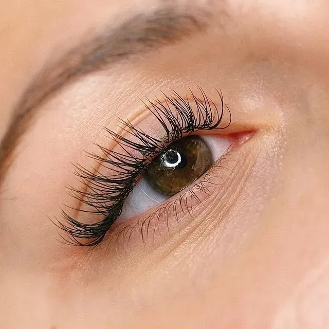 https://cdn.salonspotlight.com/photos/HXdFYSeudEyU7jzGKa6O/38d9936c-3e0a-481f-bef4-1a15fbe01f80_720x720