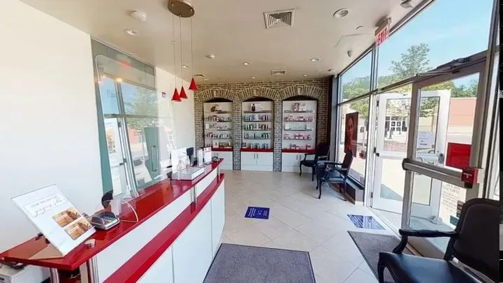 https://cdn.salonspotlight.com/photos/HbCZ21reu2HIFM3aa1AQ/3a8ebd7a-b556-41de-9350-9a3ac244ea6b_720x720