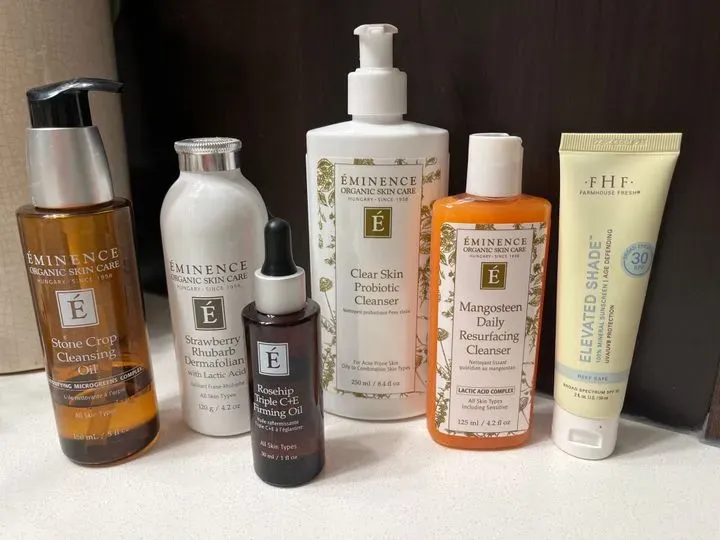 https://cdn.salonspotlight.com/photos/HbHe3ATSGztfpS8ic25g/6af7f7d3-021d-4131-b769-e0ac416dde7b_720x720