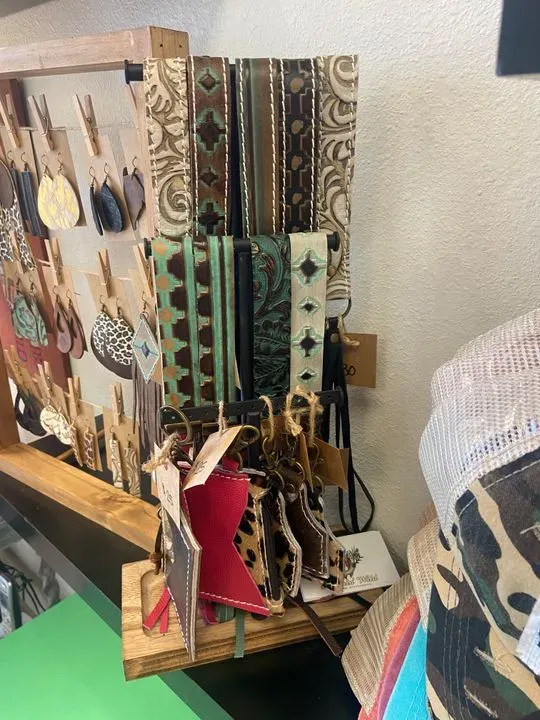 https://cdn.salonspotlight.com/photos/HbyudKiMTUTk7tvOXeST/4abe8cf0-80a8-48ca-a7e1-67e0fa1395e5_720x720