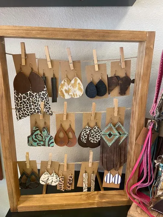 https://cdn.salonspotlight.com/photos/HbyudKiMTUTk7tvOXeST/a6c47e7d-670b-4a9f-a327-e4a25f26e570_720x720
