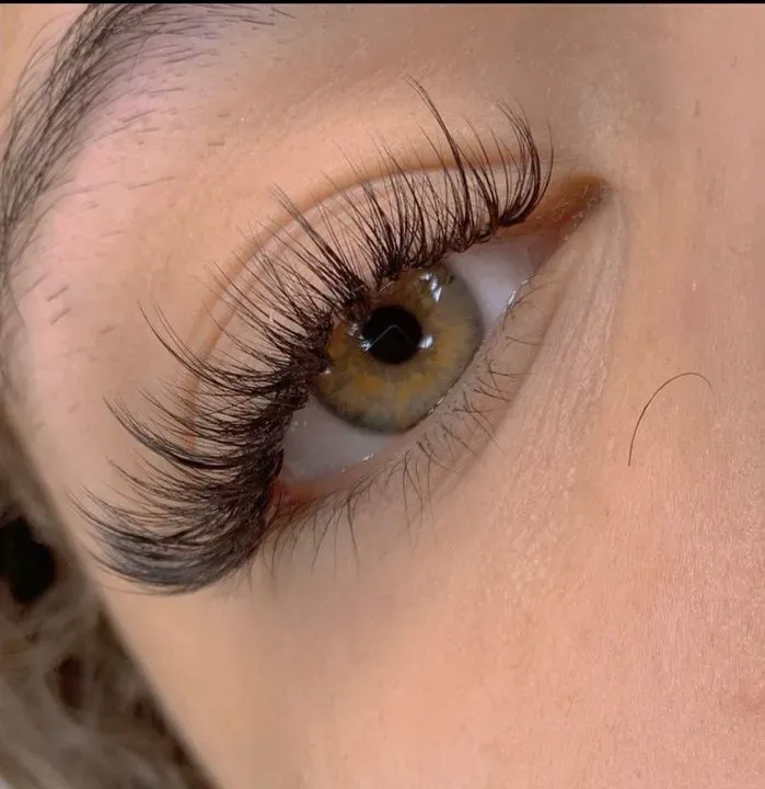 https://cdn.salonspotlight.com/photos/Hc7avoIfNrGCw3DZLebk/ed23fc34-4a4f-48d5-bbd4-27cd6ca607fa_720x720