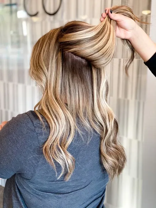https://cdn.salonspotlight.com/photos/HfH7Kc7jdpefGYgk5OZ0/98e9b191-3933-4eb3-8fc4-6fec236b6e6b_720x720