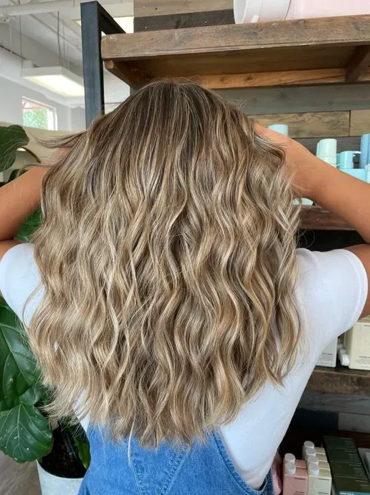 https://cdn.salonspotlight.com/photos/HiCAx3SmZuIoIOIfxQLA/b0f9ebac-1971-4df0-8bd0-88bc43498222_720x720