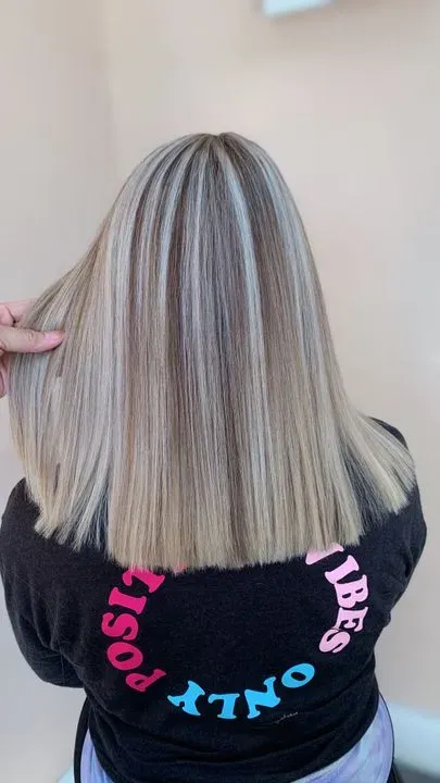 https://cdn.salonspotlight.com/photos/HlfJGCGGoVrguMaxuOrF/d94a9071-b8c8-429c-bd40-801bbf57b49e_720x720