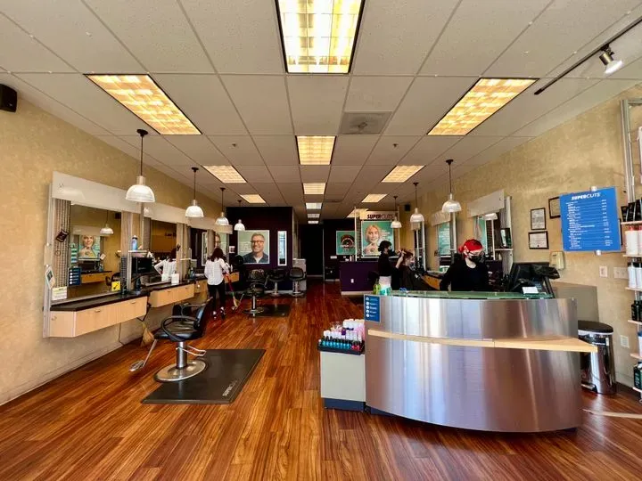 https://cdn.salonspotlight.com/photos/HnRsVzfpgnfkI01azFrv/11cde13d-cdda-440d-897e-8e9bc4976bf2_720x720