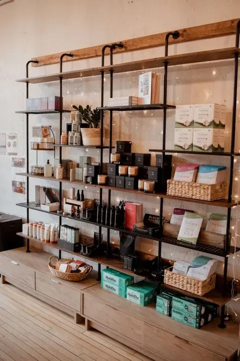https://cdn.salonspotlight.com/photos/HtXmWpjuFMTqf57hodDZ/85871c88-2273-4eff-a527-f2f4b9ccd992_720x720