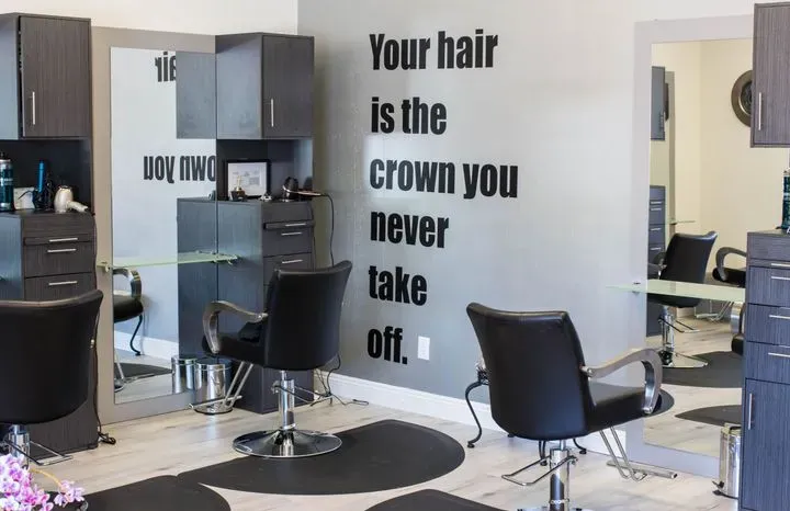 https://cdn.salonspotlight.com/photos/HttNO7ZBMtlOw2iI5R97/390329c1-4fd7-4240-871a-978d843b191e_720x720