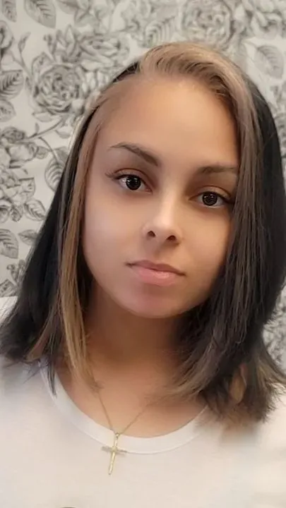 https://cdn.salonspotlight.com/photos/HySjYJJTeO3uHQI8ao0Z/7b1b1b6e-0727-46ac-8b6f-b425889348c4_720x720