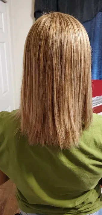 https://cdn.salonspotlight.com/photos/HzFZFAx752dGDaXVuchN/a470c1f0-e6aa-44c9-9de6-8815f6a0bbcc_720x720