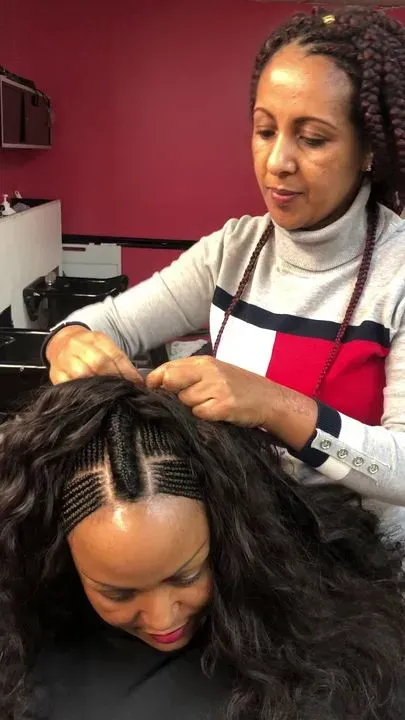 https://cdn.salonspotlight.com/photos/I0KttaEYsI44EAgIuhpR/128f62e9-4f45-43af-9bfd-59e53e1c9666_720x720