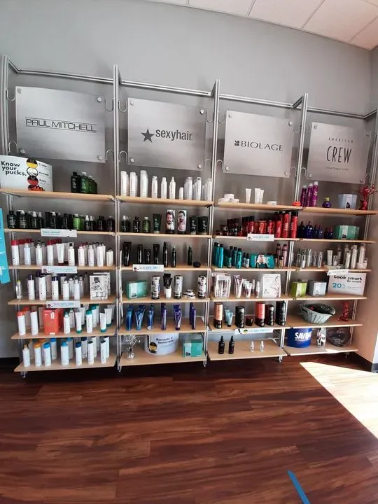 https://cdn.salonspotlight.com/photos/I5gfYgpZsW2Qe2HCFsRd/111ee38c-b2ae-4b3b-8b48-f441fc812c7e_720x720
